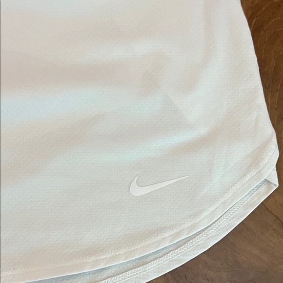 Nike White Women's Skort - Picture 5 of 7